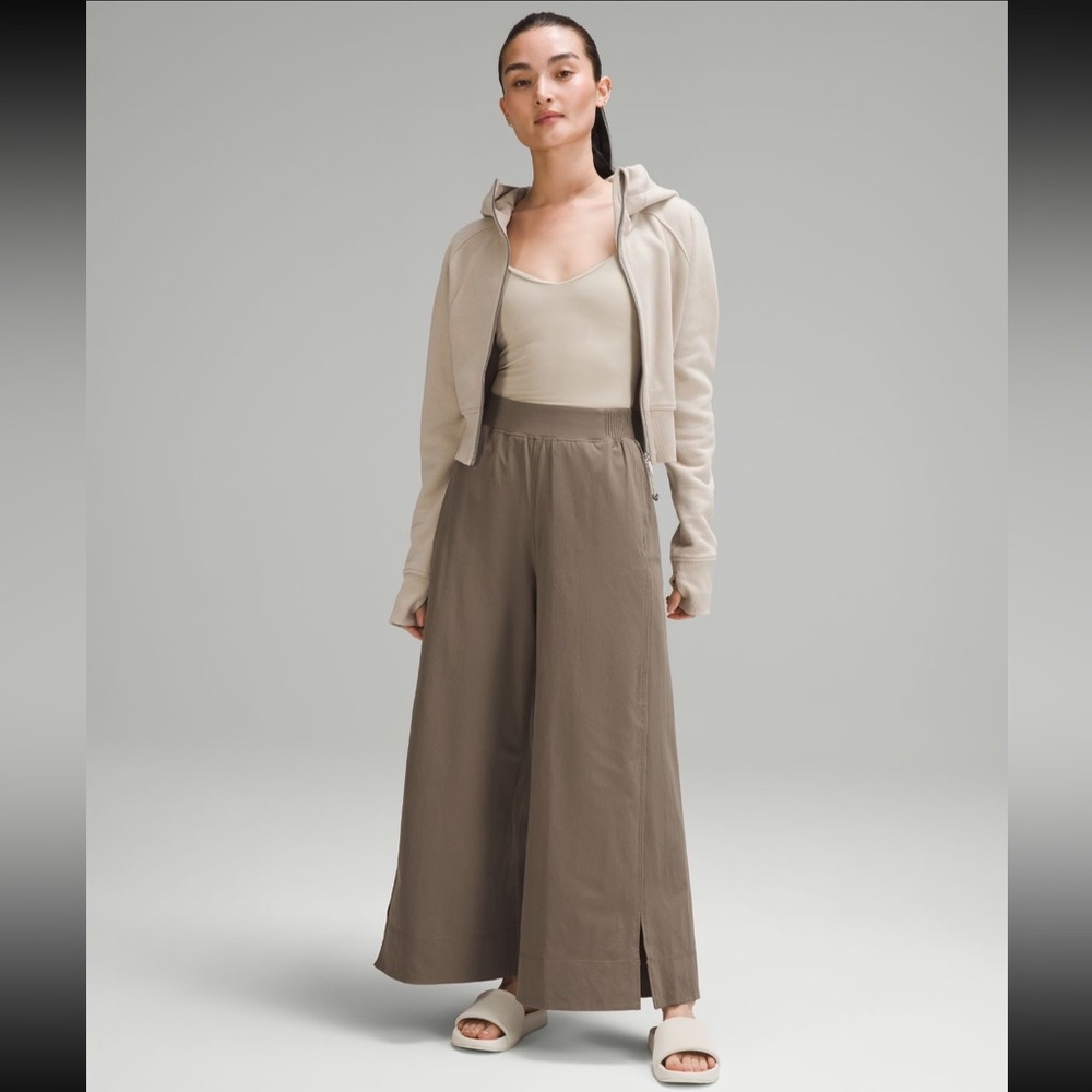 lululemon athletica Stretch Woven high-rise wide leg cropped pant
